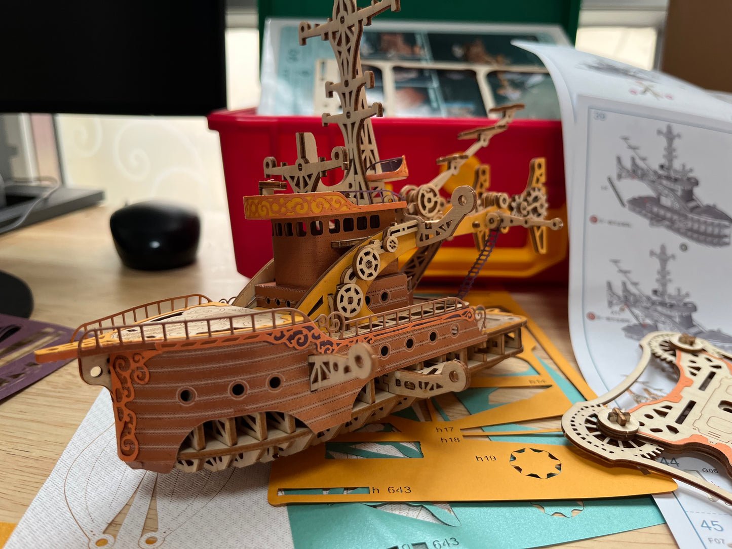 Fantasy Spaceship DIY Book Corner Creative Desktop Ornaments